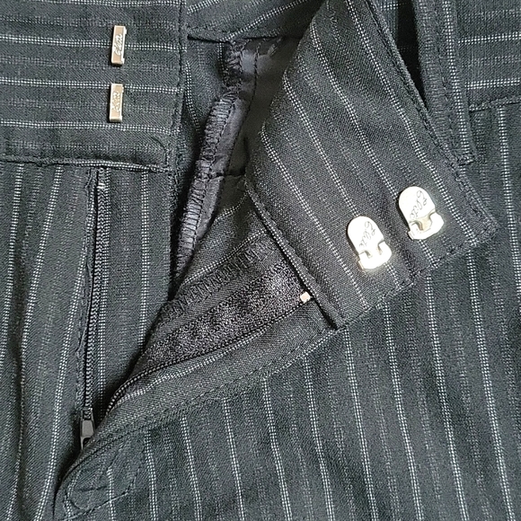 Old Navy Straight Leg Pants - Picture 3 of 4